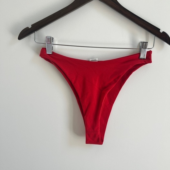 Pretty Little Thing 90s Bandeau Swimsuit - Picture 4 of 6